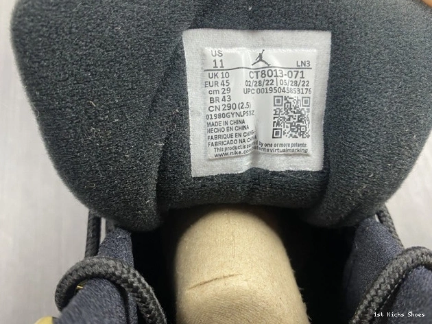 1st Kicks Taxi Black CT8013-071 Jordan Air 12 0727